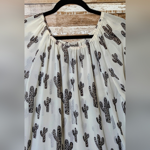 Never Worn Cowgirl Hardware Sheet Off White Hi Lo Tunic W Leopard Print Cactus - Picture 4 of 16
